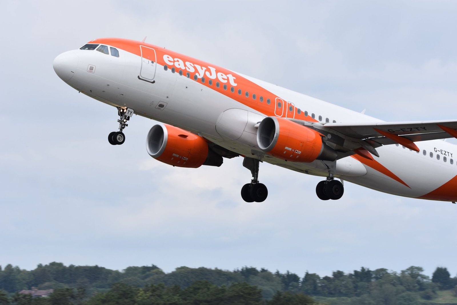 easyjet leaves leeds
